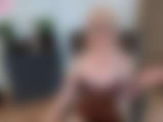 mirelasilver's Live Sex Cam Show