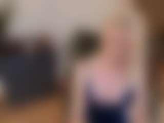 mirelasilver's Live Sex Cam Show