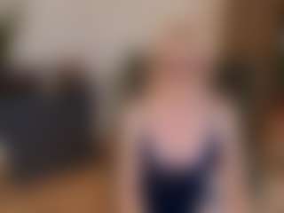 mirelasilver's Live Sex Cam Show