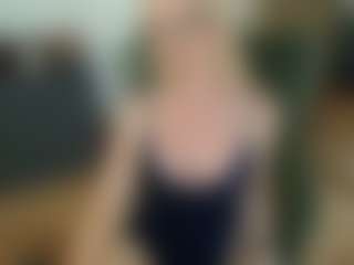 mirelasilver's Live Sex Cam Show