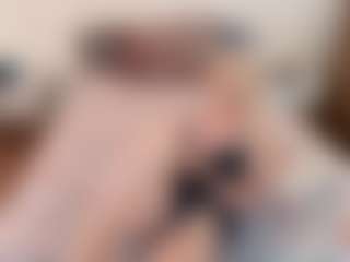 Modelka MILF mirelasilver nadaje na żywo