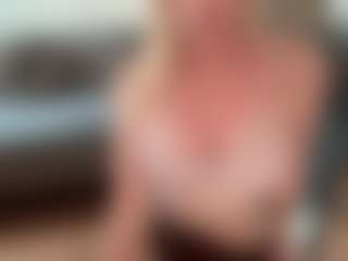 mirelasilver's Live Sex Cam Show