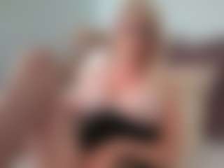 mirelasilver's Live Sex Cam Show