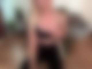 mirelasilver's Live Sex Cam Show