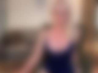 mirelasilver's Live Sex Cam Show