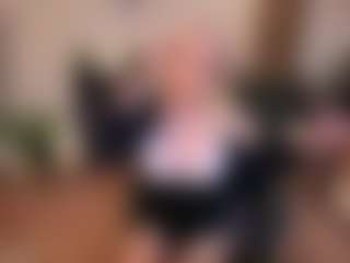 mirelasilver MILF webcam performer live streaming