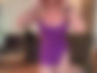 mirelasilver's Live Sex Cam Show