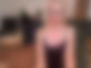 mirelasilver's Live Sex Cam Show