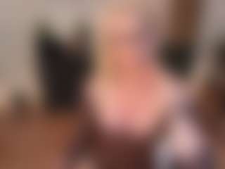 mirelasilver's Live Sex Cam Show