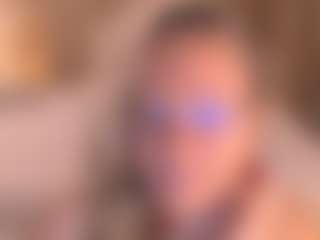 Live cam show with Arony - Bedroom Mature on makecum.org