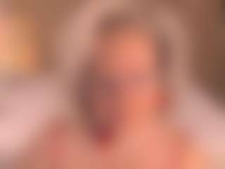 Arony MILF webcam performer live streaming