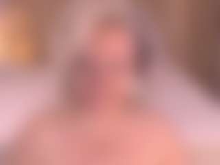 Arony MILF webcam performer live streaming