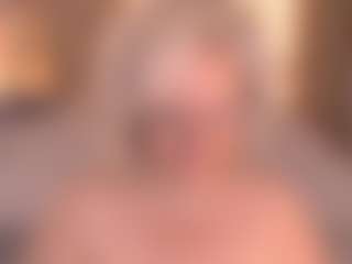 Arony MILF webcam performer live streaming