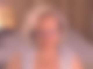 Arony MILF webcam performer live streaming