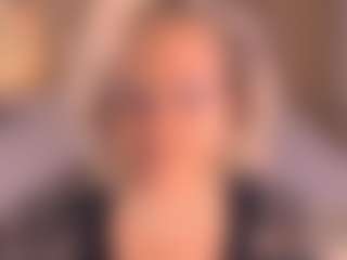 Live cam show with Arony - Glasses on Cam Slut