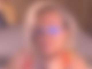 Arony MILF webcam performer live streaming