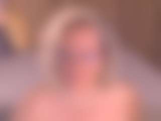Arony MILF webcam performer live streaming