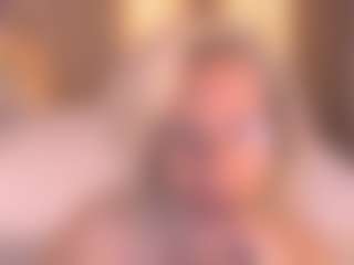 Arony MILF webcam performer live streaming