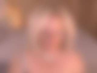 Live cam show with Arony - Blonde Hair MILF on AdultVida.com