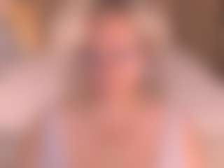 Arony MILF webcam performer live streaming