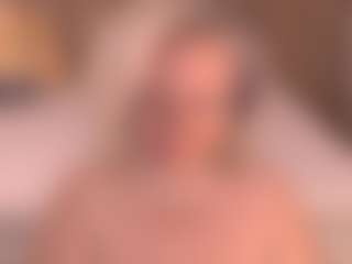Live cam show with Arony - Hairy Pussy MILF on Camsoda