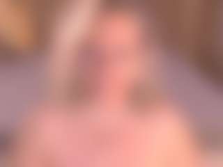 Live-Cam-Show mit Arony - Green Eyes auf Camsoda