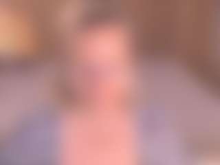 Live cam show with Arony - Green Eyes Mature on Camsoda