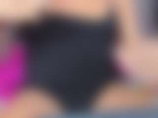 Live cam show with britany-hot - Average on SinfulBabes