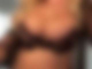 Live cam show with lillylox - Colombia MILF on Camsoda