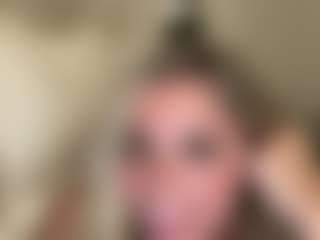 Live cam show with lillylox - Pale on Camsoda