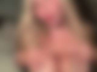lillylox's Live Sex Cam Show