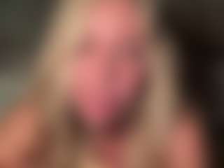 Live cam show with lillylox - Sexwebcam Big Tits on TeamSkeetLive