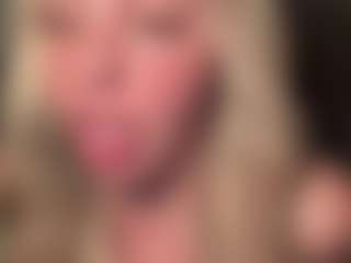 lillylox's Live Sex Cam Show