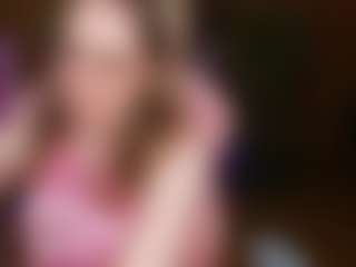 Live cam show with nicolebloom - Average on CamwithHer