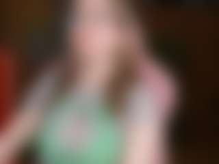 Live cam show with nicolebloom - Average on Camsoda