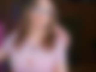 Live cam show with nicolebloom - Glasses on Dolls Live