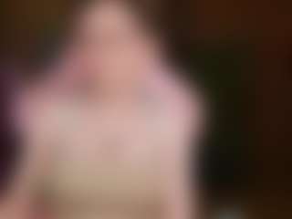 Live cam show with nicolebloom - Gamer Big Tits on Milfs Live