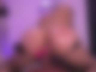 Live cam show with violeta-sanz - Latina on CamClone | colombia