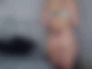 Live cam show with Sara_Blue - HD MILF on CamClone