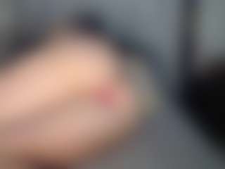 Live cam show with Sara_Blue - Spank Brown Hair on fapnchat