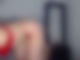 Sara_Blue MILF webcam performer live streaming
