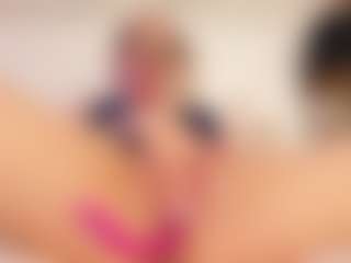 Live cam show with Emilly Bronte - Blonde Hair on sexytreat.net
