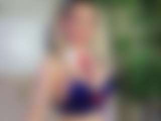 Live cam show with Emilly Bronte - Teen (18+) on TastyBlacksLive