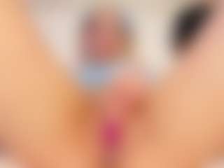 Live cam show with Emilly Bronte - Squirt on liverealitysex.com