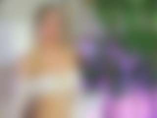 Live cam show with Emilly Bronte - Fingers on SquirtSoMuch