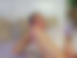 Live cam show with Emilly Bronte - Small on StripNow