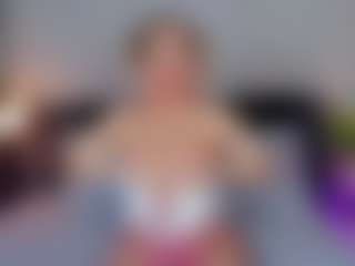 Live cam show with Emilly Bronte - Brown Eyes Toys on Soda Cam