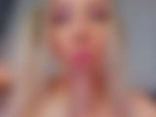 Emilly Bronte's Live Sex Cam Show
