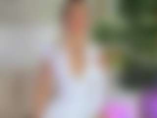 Live cam show with Emilly Bronte - Brown Eyes on TottyGirls
