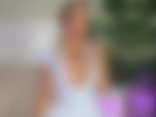 Live cam show with Emilly Bronte - Dirty Talk on Milf Play